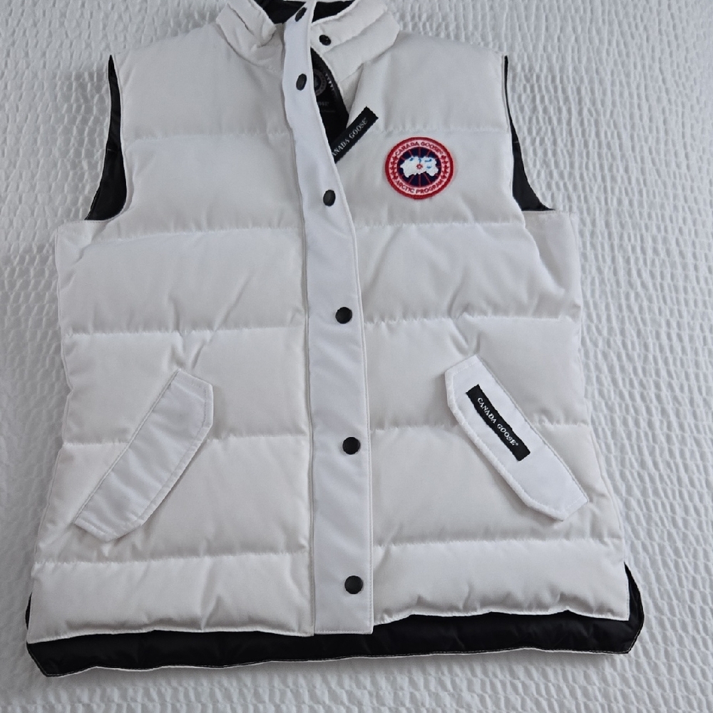 Ladies Canada Goose White Puffer Vest with Logo